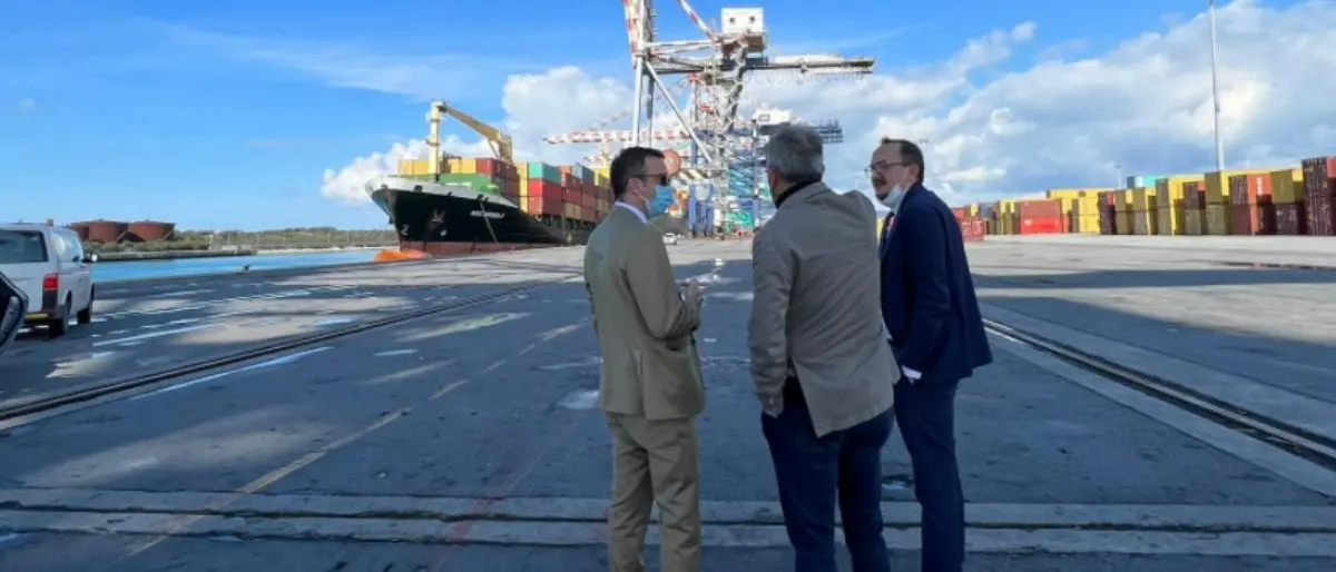 Il governatore Occhiuto al porto di Gioia Tauro: «Pronto un tavolo operativo per rilanciare scalo e Zes»