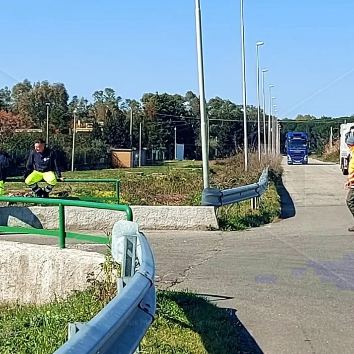 Rifiuti, riprendono i conferimenti all’impianto di Lamezia: i Comuni si impegnano a pagare i debiti