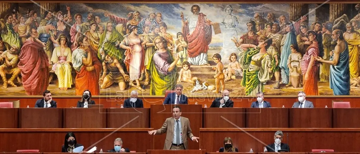 Statale 106, il Consiglio regionale ritrova l’unità sulla mozione unica che incalza il Governo