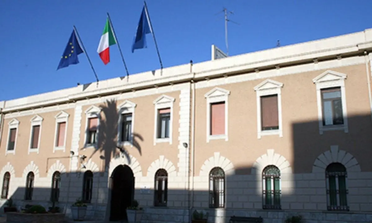 Reggio, presunto pestaggio a un detenuto nel carcere di San Pietro: indagati tre agenti della penitenziaria