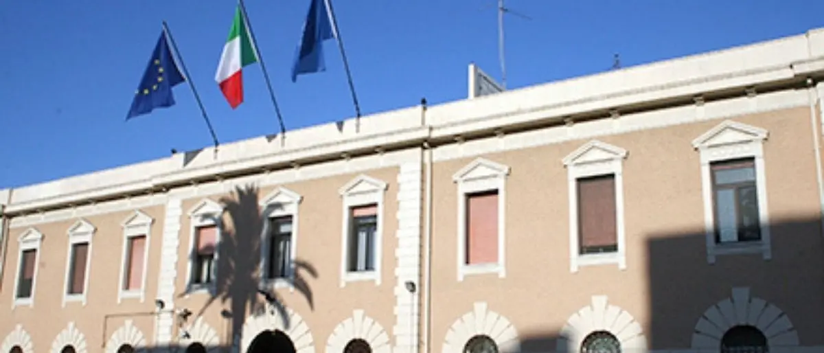 Reggio, presunto pestaggio a un detenuto nel carcere di San Pietro: indagati tre agenti della penitenziaria