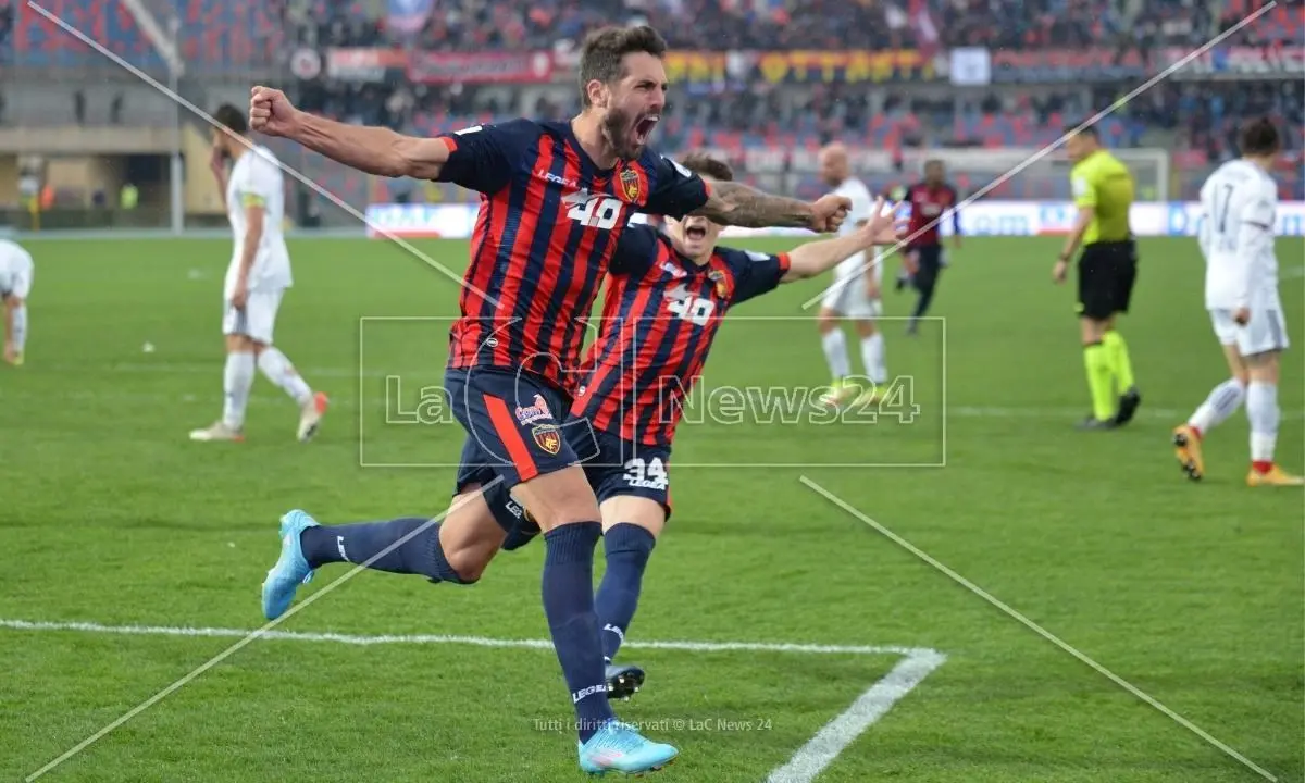 Serie B, verso Frosinone-Cosenza: le probabili formazioni e le ultime notizie