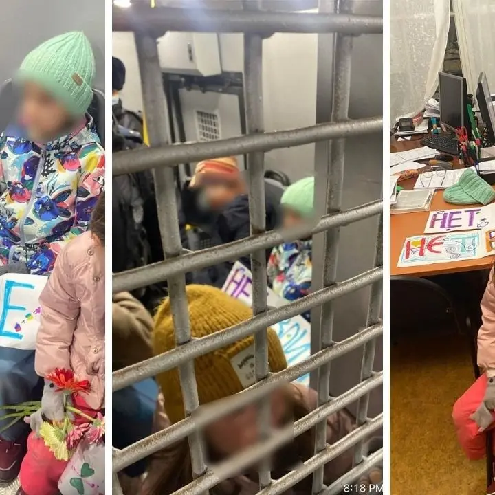 Le immagini shock di alcuni bambini dietro le sbarre a Mosca: «Protestavano contro la guerra»