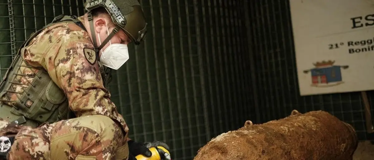 I militari della caserma Manes di Castrovillari impiegati nel disinnesco di un residuo bellico a Sapri