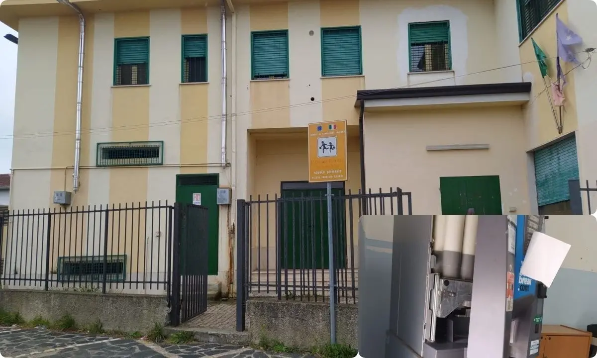 Corigliano Rossano, vandali in azione nella scuola primaria Fabrizio Grande