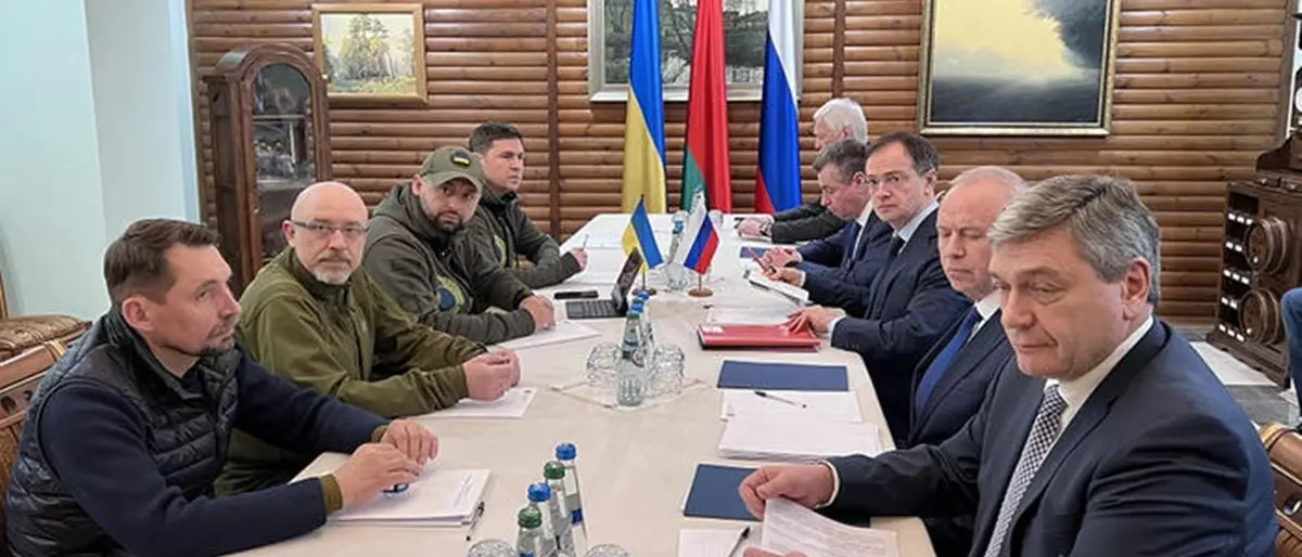 Concluso il terzo round di negoziati, da domani nuovi corridoi umanitari. Kiev: «Piccoli sviluppi positivi» - LIVE