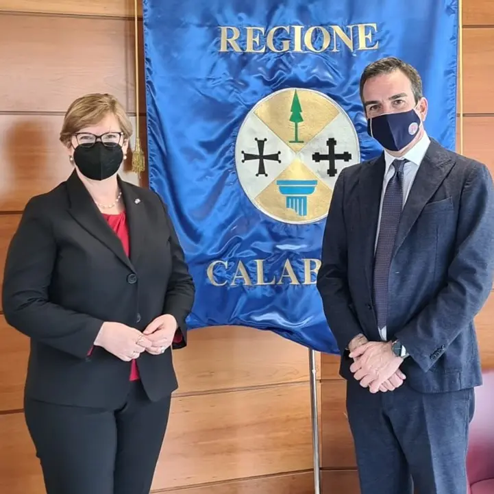Occhiuto incontra il console Usa per il Sud: «Importante per rilanciare l’immagine della Calabria»
