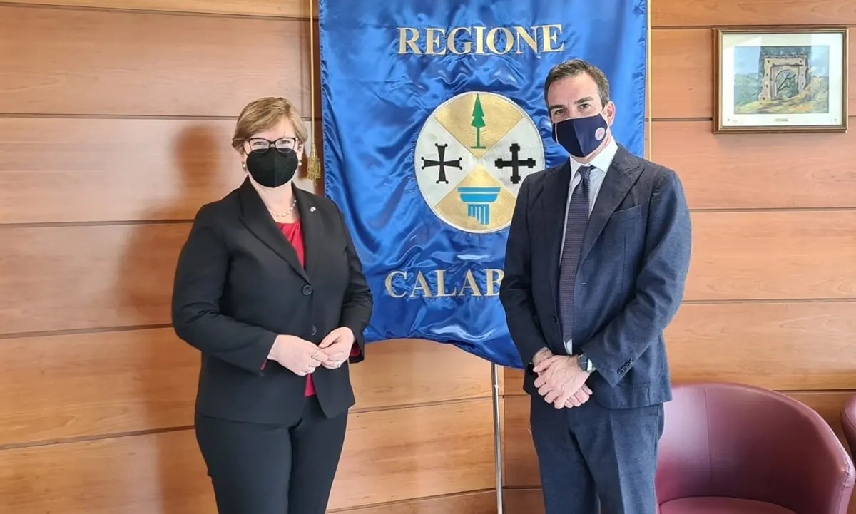 Occhiuto incontra il console Usa per il Sud: «Importante per rilanciare l’immagine della Calabria»