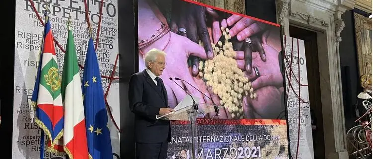 Guerra in Ucraina e 8 marzo, Mattarella: «Il pensiero va al coraggio delle donne ucraine»