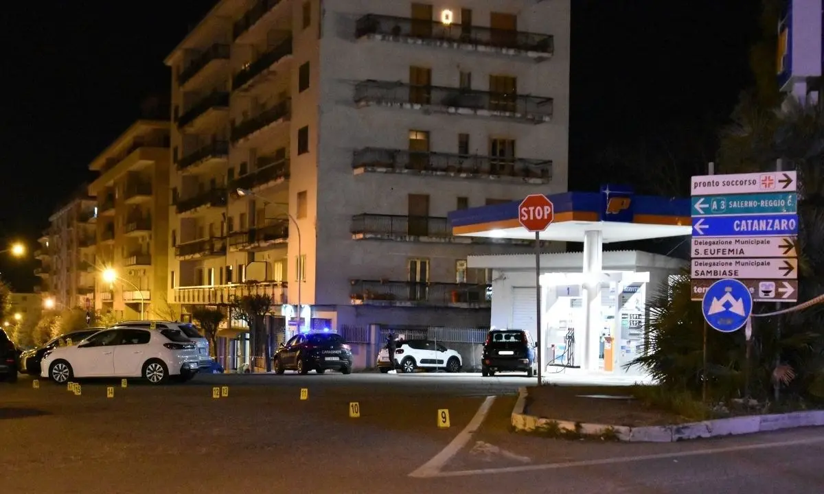 Omicidio a Lamezia, arrestati i due rei confessi del delitto: avrebbero sparato per reagire a un’aggressione