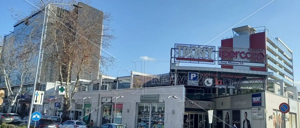 Cosenza, rubate attrezzature industriali per un valore di 10mila euro in una pizzeria