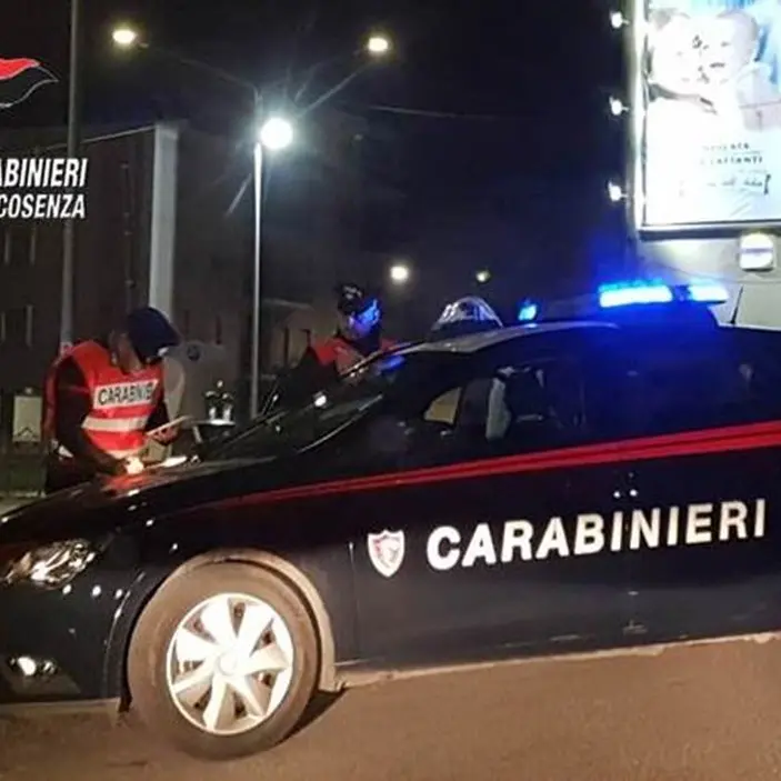 Lite familiare nel Cosentino, padre accoltella il figlio: il ferito trasportato in ospedale con l’elisoccorso