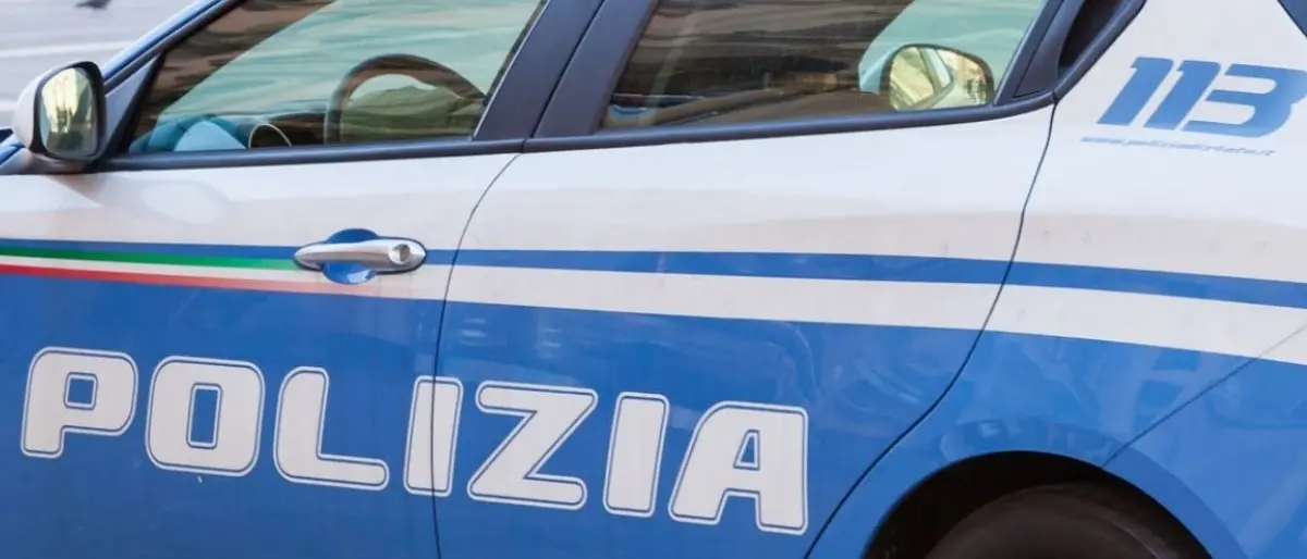 All’esame teorico della patente di guida con microcamere e microfoni nascosti: denunciato