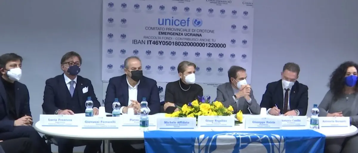 Unicef a sostegno del popolo ucraino, si insedia il presidente di Crotone Giusy Regalino