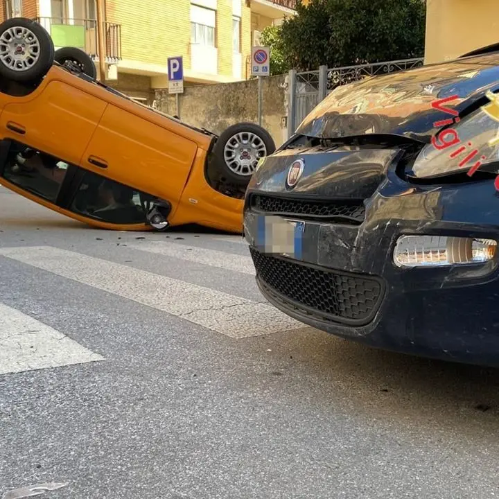 Incidente a Lamezia Terme, due feriti nello scontro fra tre auto