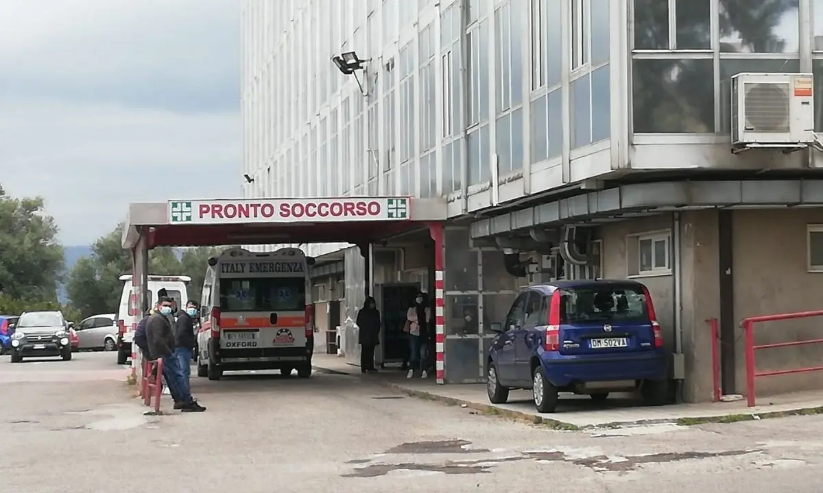 Ritardi nei pagamenti, gli addetti alle pulizie all’ospedale di Polistena pronti a protestare