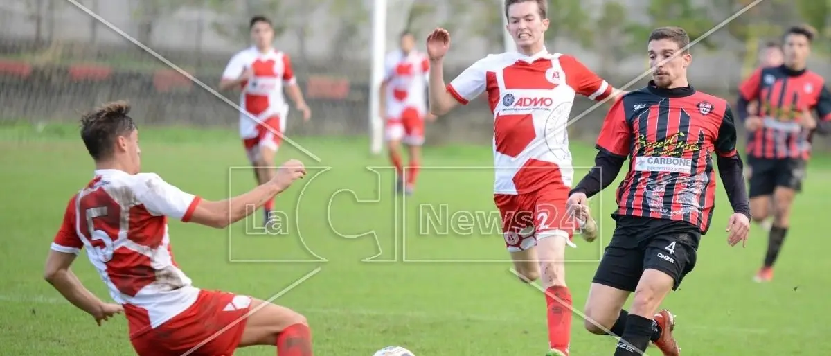 Eccellenza, il Covid fa capolino nella 23esima giornata: a rischio Boca Melito-Acri