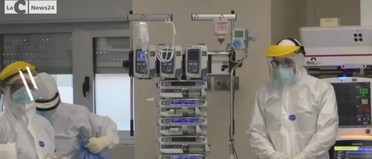 Covid, l’allarme dell’Asp per la fine dello stato di emergenza: «Nel Reggino trend in aumento»