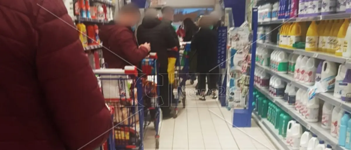 L’assalto ai forni puntando al 3X2, cronaca semiseria di una sortita al supermercato con l’elmetto