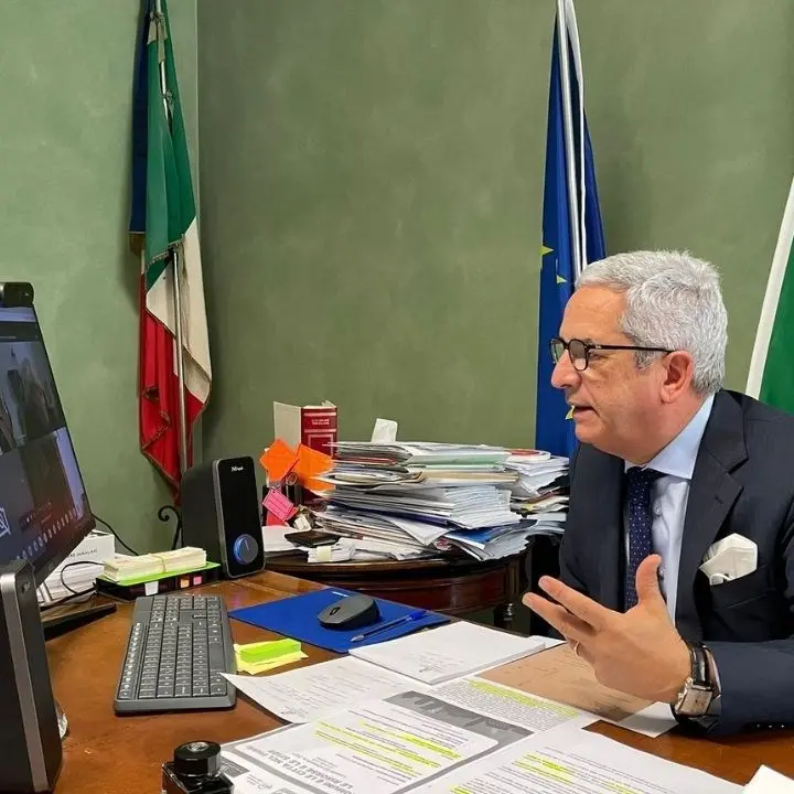 A rischio i fondi per il sistema idrico, Manna: «Errore sanabile, no al commissariamento»