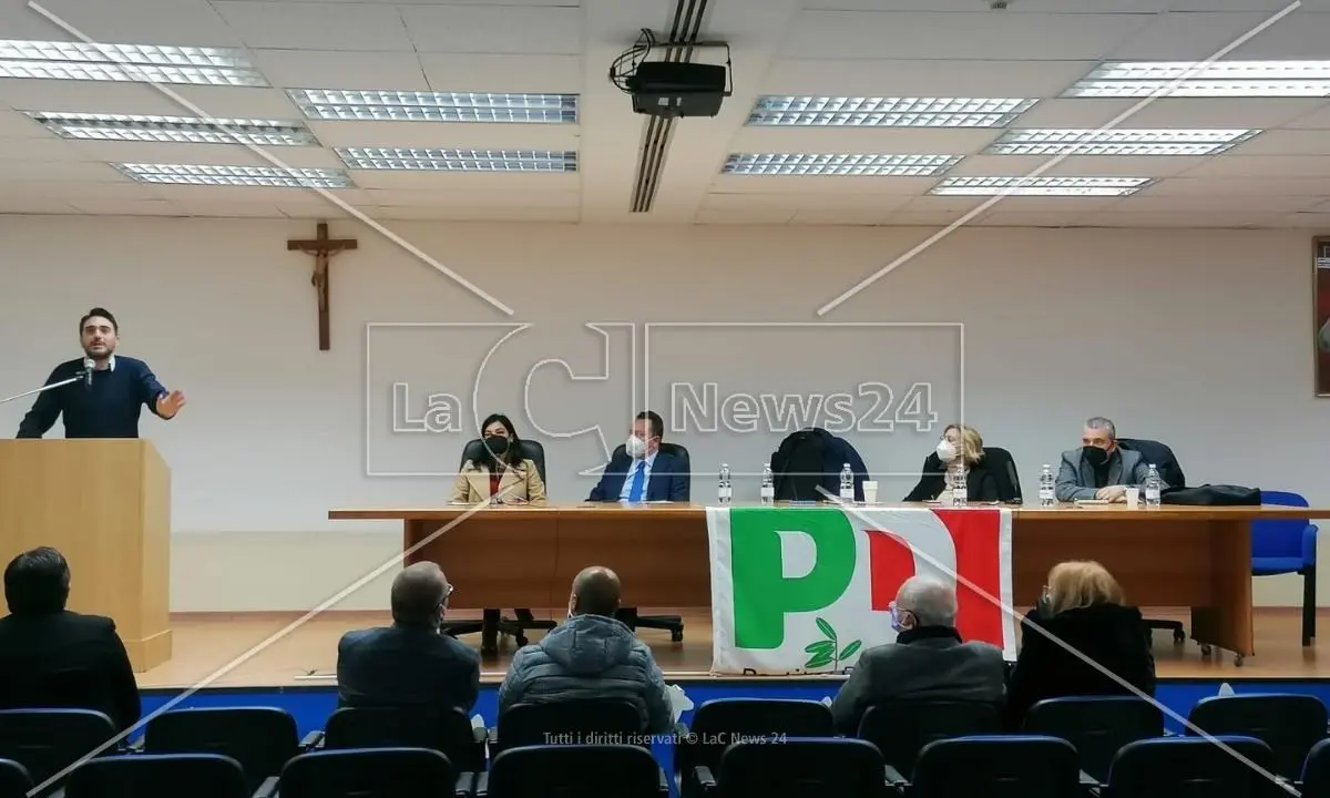 Irto fa la voce grossa: «Via i voltagabbana dal Pd». E a Occhiuto: «Sanità ferma, presenteremo una riforma»