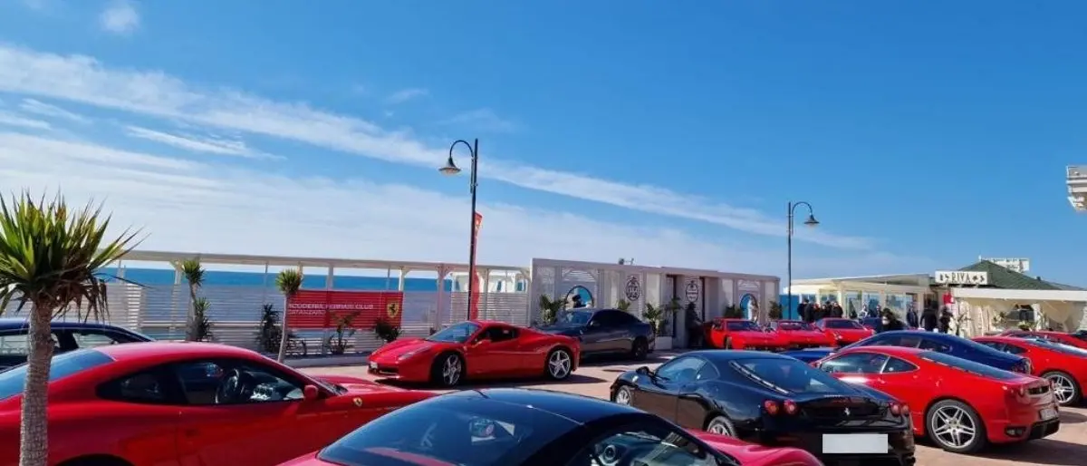 Pranzo in Rosso sul Mare, i bolidi del Ferrari club all’evento organizzato al Riva di Falerna