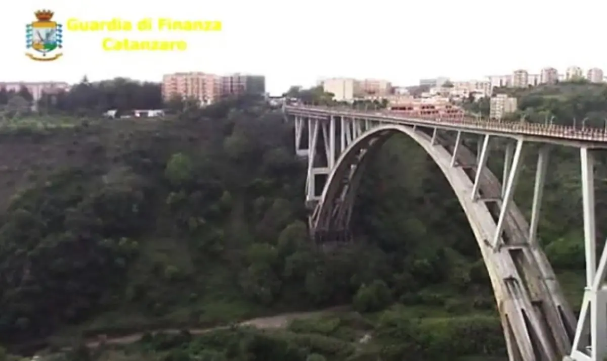 Inchiesta su ponte Morandi a Catanzaro, annullate alcune accuse nei confronti dell’imprenditore Sgromo