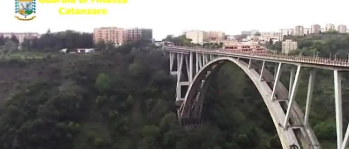 Inchiesta su ponte Morandi a Catanzaro, annullate alcune accuse nei confronti dell’imprenditore Sgromo