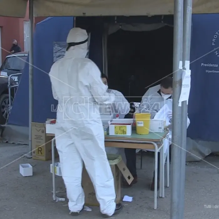 Covid, è boom di casi anche nel Cosentino: la variante Omicron 2 contagia mille persone in 24 ore