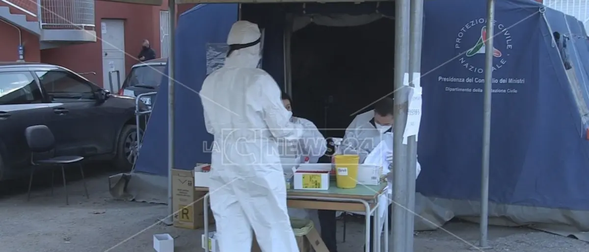 Covid, è boom di casi anche nel Cosentino: la variante Omicron 2 contagia mille persone in 24 ore