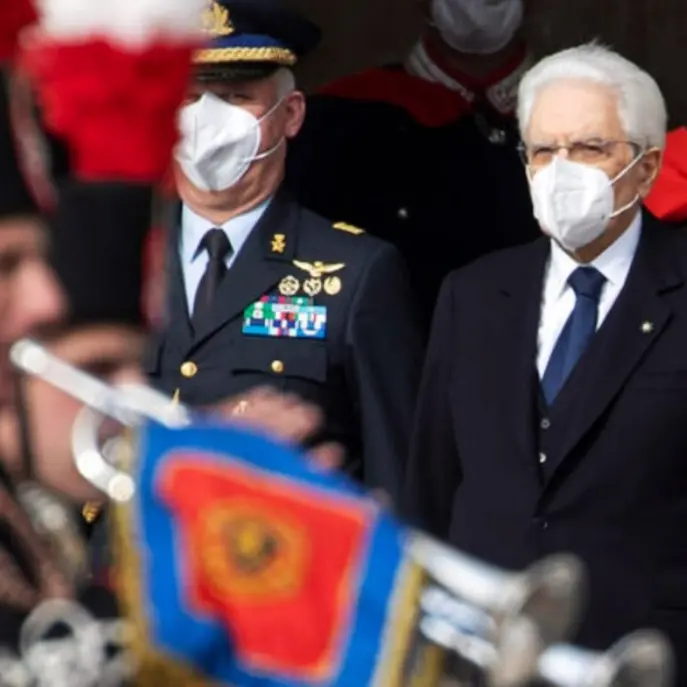 Mattarella: «Ci inchiniamo alla memoria. Nell’immagine delle bare di Bergamo il dramma della pandemia»