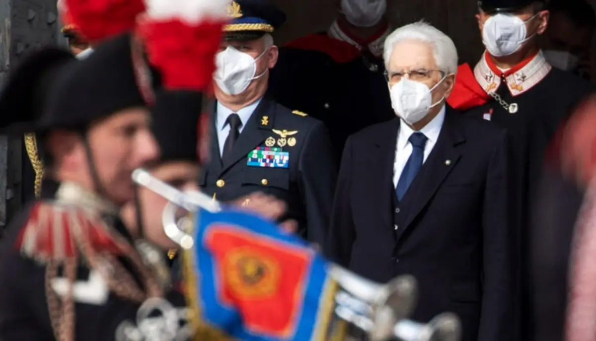 Mattarella: «Ci inchiniamo alla memoria. Nell’immagine delle bare di Bergamo il dramma della pandemia»