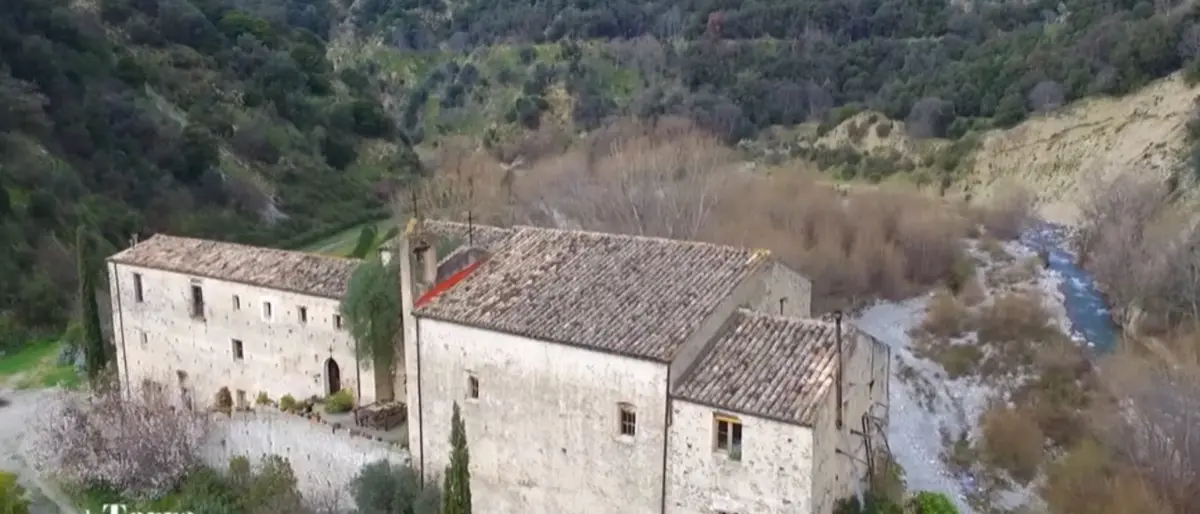 La Terra del sole: viaggio a Caulonia alla scoperta dell’eremo di SantI’larione