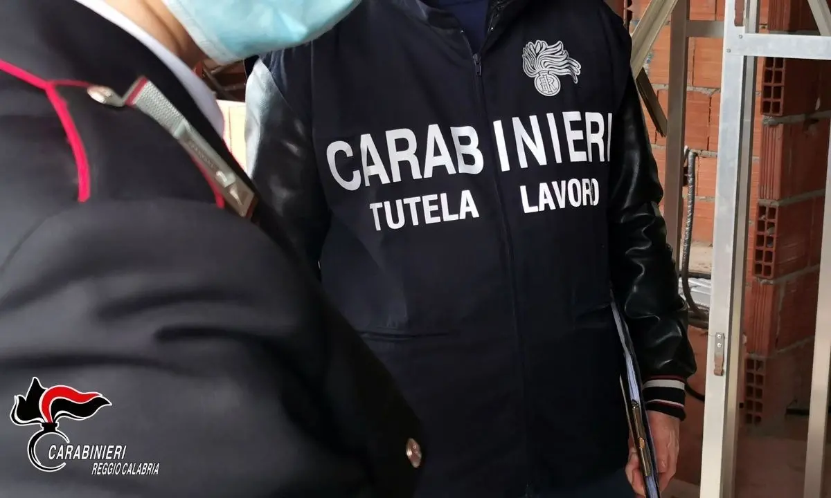 Sicurezza sul lavoro, operazione dei carabinieri nel Reggino: 2 cantieri sospesi e 9 persone denunciate