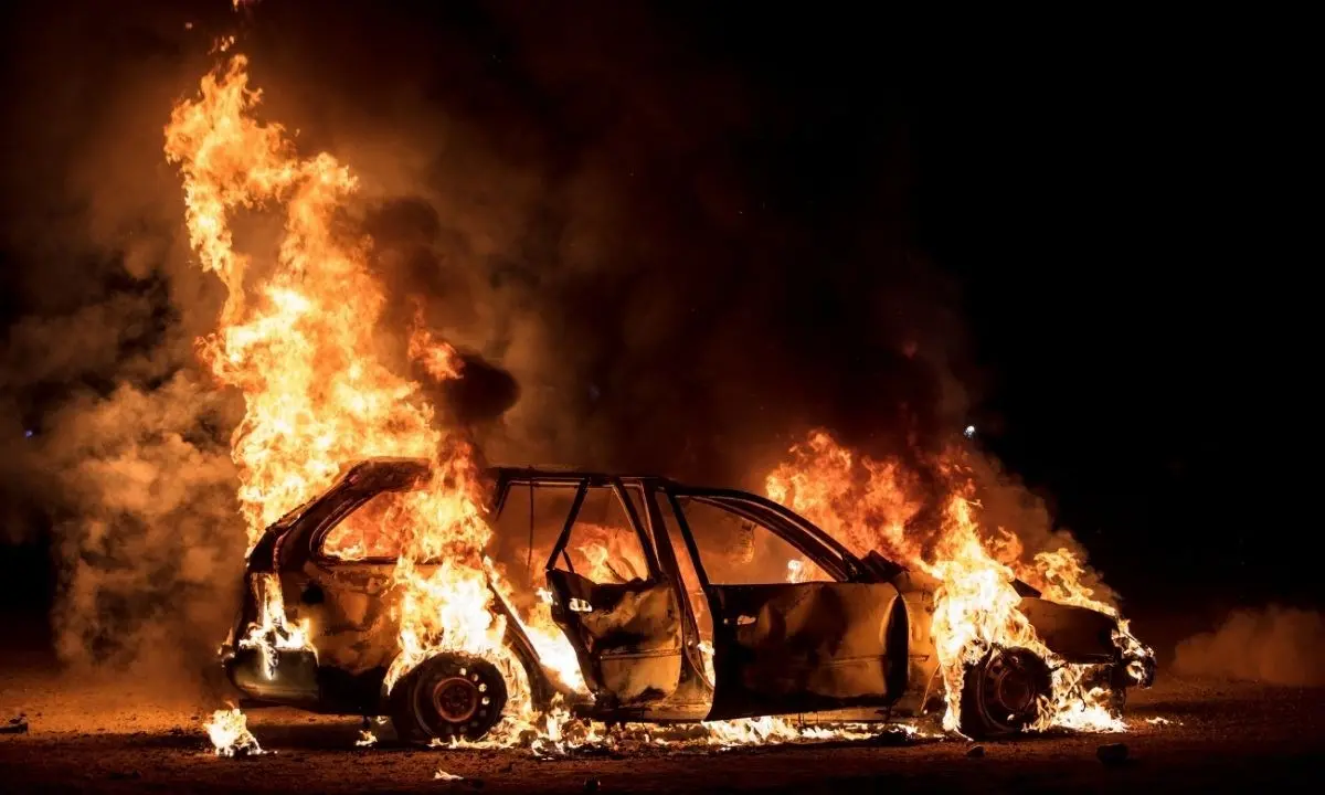 Incendio a Vibo Valentia, in fiamme l'auto della segretaria del prefetto