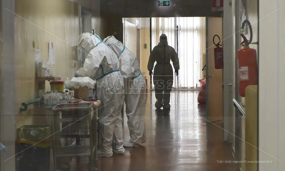 Fine stato di emergenza Covid: «Senza conferma di personale e strutture il peso ricadrà sugli ospedali»