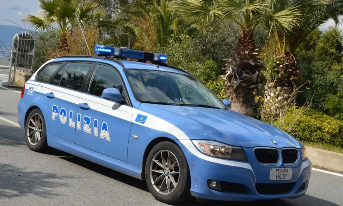 Reggio Calabria, evade dai domiciliari e si rende irreperibile: la Polizia lo trova e lo arresta