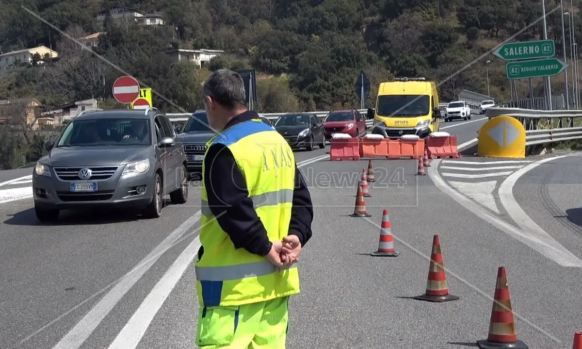 Frana a Nocera Terinese, riaperto il tratto dell’autostrada tra Falerna e San Mango d’Aquino