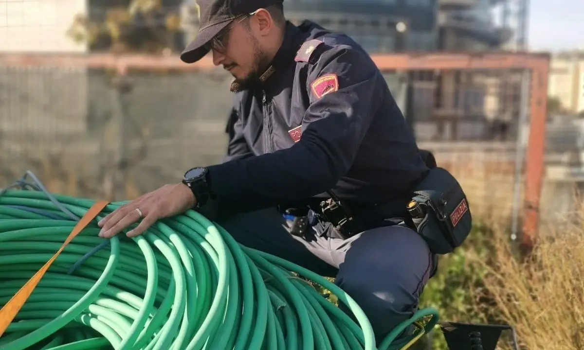 Reggio, furto di 360 chili rame nel cantiere del Palazzo di giustizia: la polizia arresta due uomini