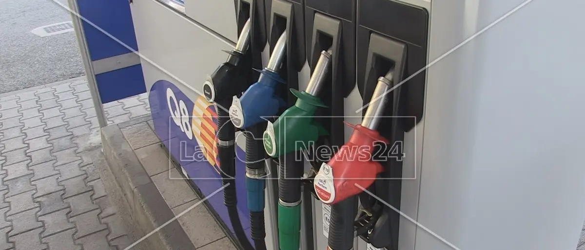 Caro carburanti, in soli 6 mesi gli italiani hanno speso 9 miliardi in più