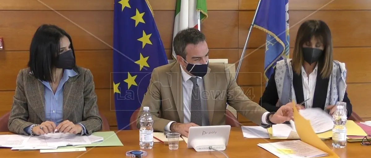 La Regione pronta a rivoluzionare la gestione acqua e rifiuti con una nuova e unica Autorità calabrese