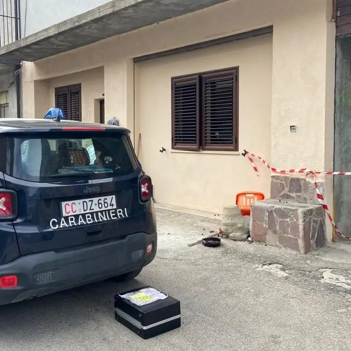 Trasferito in carcere il 64enne accusato di aver ucciso il genero e ferito il nipote nel Crotonese