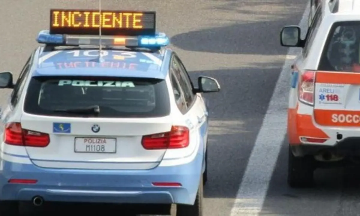 Incidente sull’A14 in Abruzzo, 39enne calabrese investito da un camion: è grave