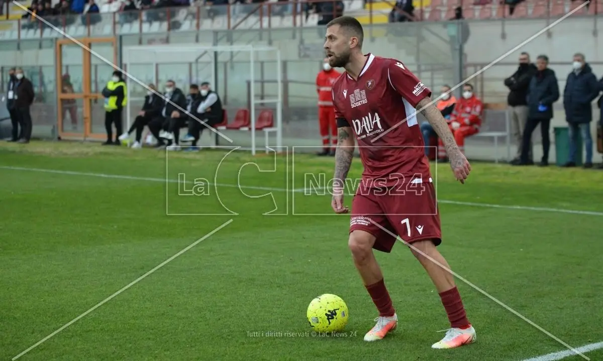 Reggina, testa alla sfida contro la Cremonese: Menez e Denis verso il recupero