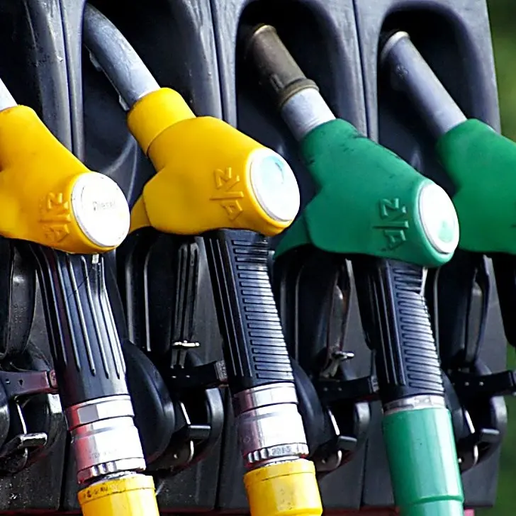 Caro carburante, controlli nel Cosentino: multe per 740mila euro a 34 gestori di pompe di benzina