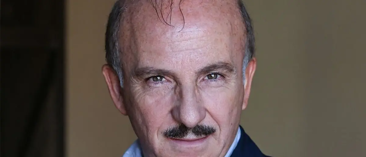 La rottamazione di un italiano perbene: la crisi economica nella commedia di Buccirosso a Catanzaro