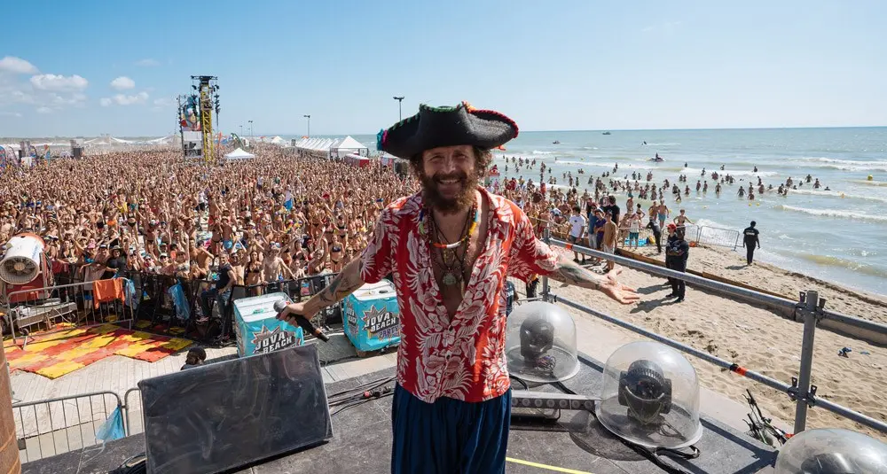 Musica, Jovanotti esalta Roccella e aspetta Morandi: «Lorenzo portami in Calabria»