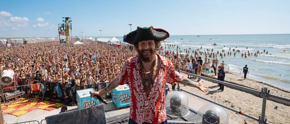 Musica, Jovanotti esalta Roccella e aspetta Morandi: «Lorenzo portami in Calabria»