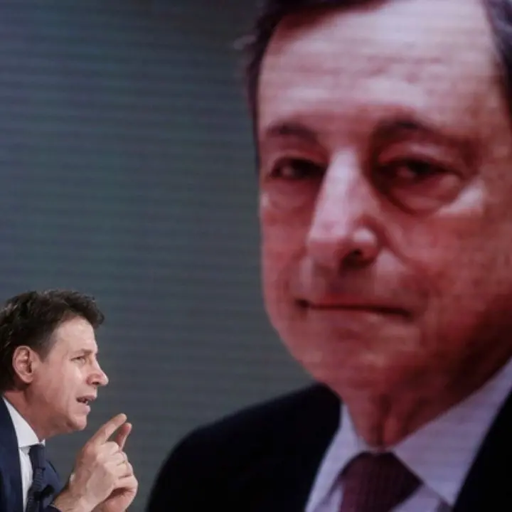 Con sprezzo del ridicolo Conte sfida Draghi che sale al Quirinale per scoprire il bluff