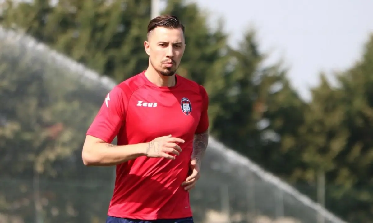 Crotone calcio, in attesa del Perugia si “riapre” il mercato: ecco l’attaccante Emre Güral